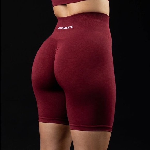 ALPHALETE Amplify Shorts - Picture 1 of 3
